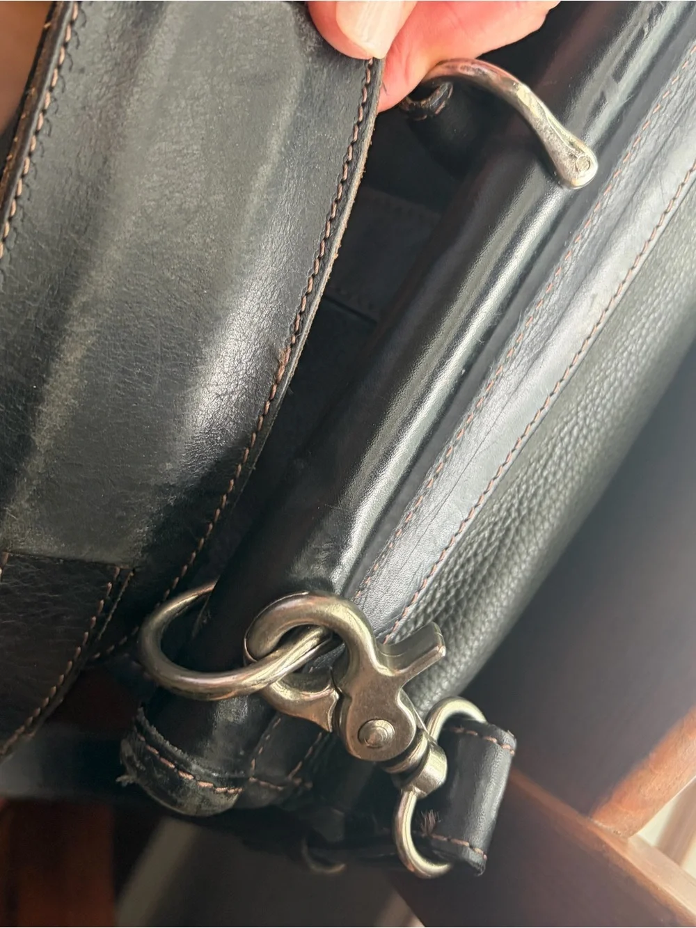 Vintage Fossil leather messenger bag